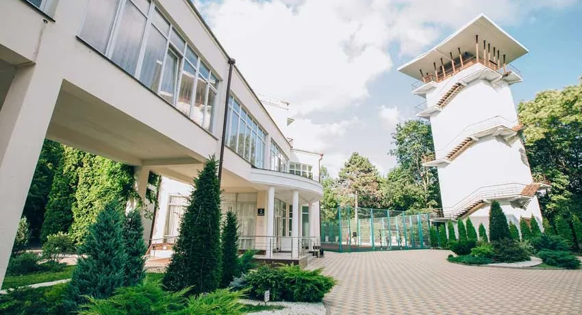 Санаторий Центросоюз Кисловодск. Площадка у бювета